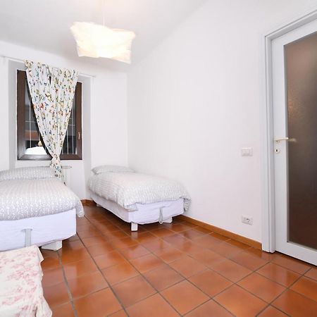 Villa Pinetina B&B Lasnigo Экстерьер фото