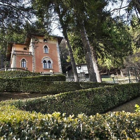 Villa Pinetina B&B Lasnigo Номер фото