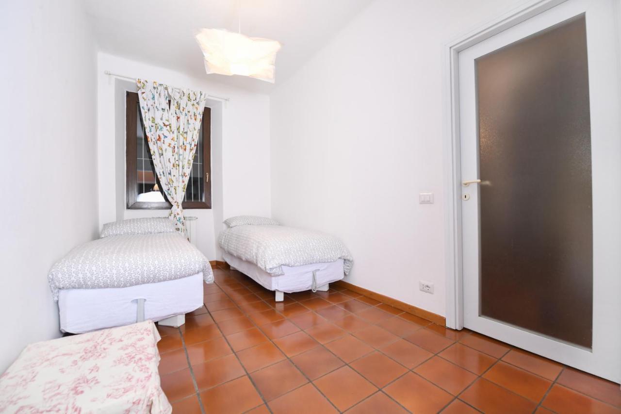 Villa Pinetina B&B Lasnigo Экстерьер фото