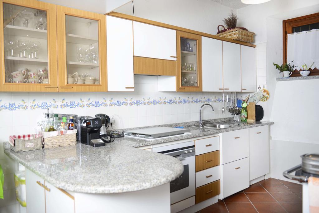 Villa Pinetina B&B Lasnigo Экстерьер фото