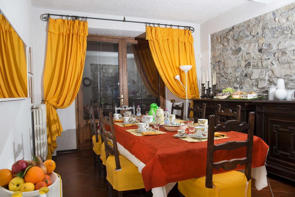 Villa Pinetina B&B Lasnigo Номер фото